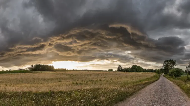 Lietuvos orų prognozė savaitgaliui: ar vasariška šiluma išliks?