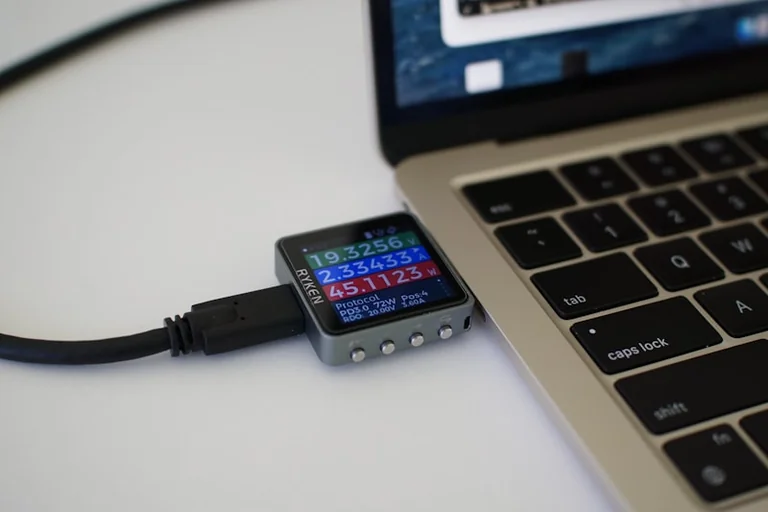 Nuo 2026 m. balandžio USB-C taisyklė apims ir nešiojamuosius