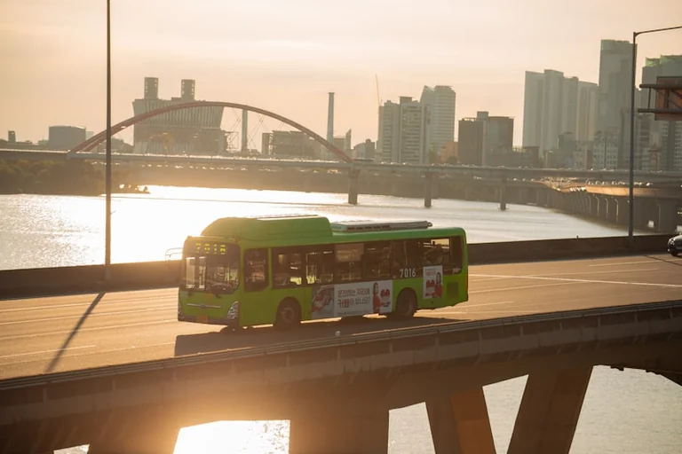 Vilniaus autobusams ruošiami pirmieji žaliojo vandenilio kilogramai