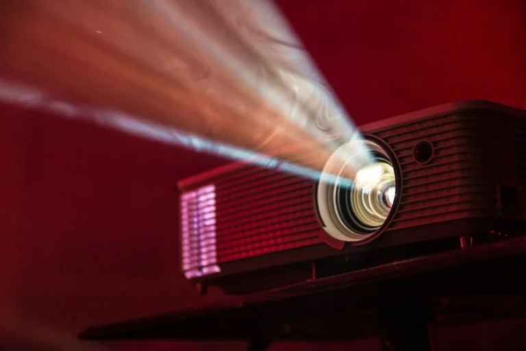 „Nepatogus kinas“ Tauragėje: nemokamas filmo seansas spalio 17-ąją
